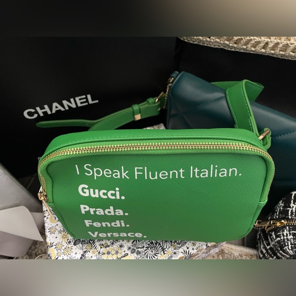 DEVON🌟Green “I Speak Fluent Italian” Bum Bag w/ Gold Hardware 🌟NWT - Picture 4 of 7
